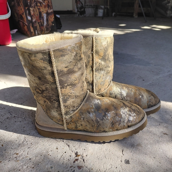 Ugg Metallic Foil Classic Short Boots - Picture 2 of 6